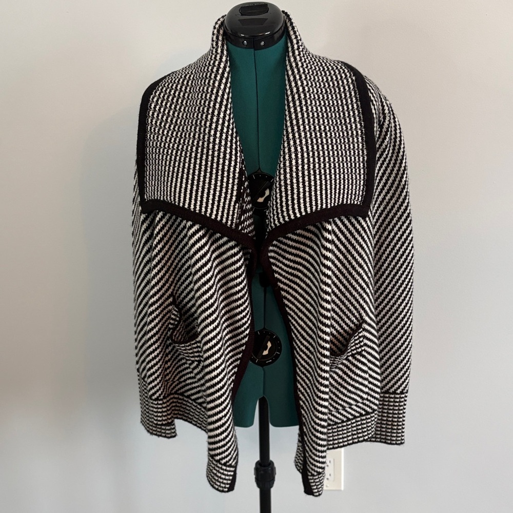 DEX Monochrome Knit Open Sweater